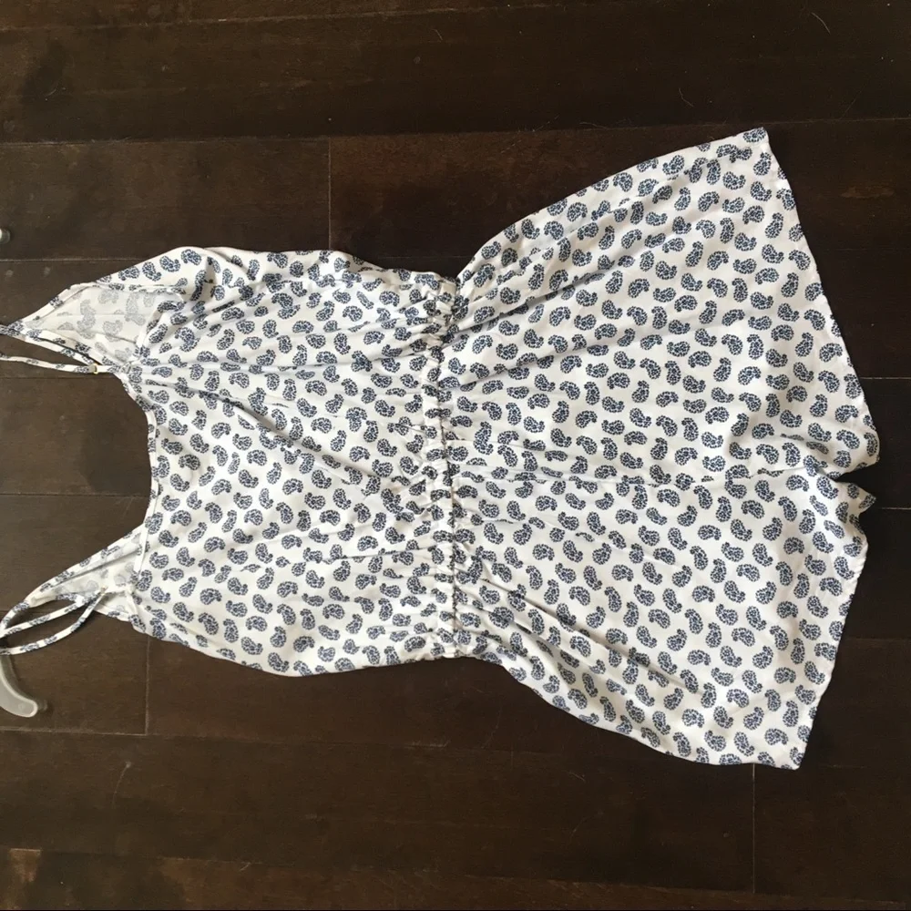 Old navy spaghetti adjustable strap romper shorts size small S paisley white/blu - Picture 6 of 6